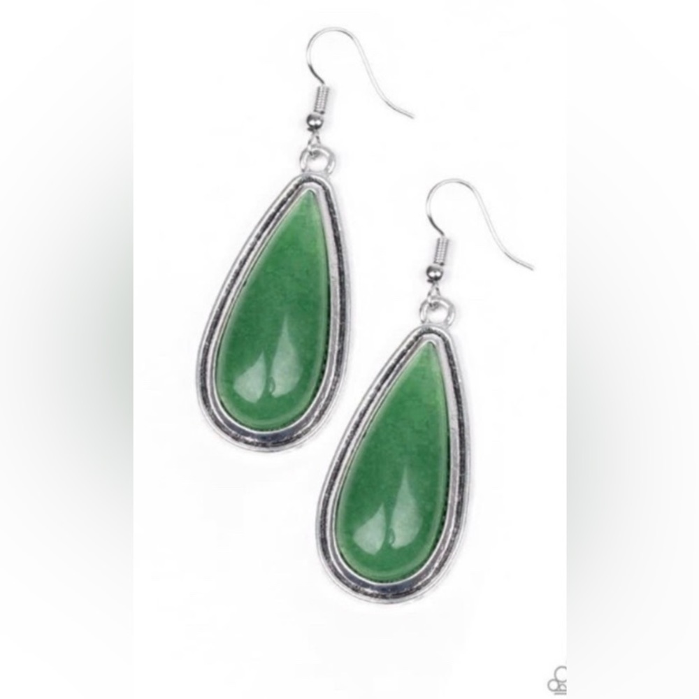 ❣️Green teardrop earrings❣️*